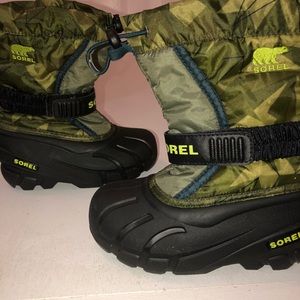 Sorel kids snow boot flurry print